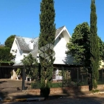 Linda casa toda reformada com piscina e quiosque e 3 dormitórios a venda em Estrela.