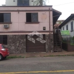 Excelente opção de casa e ponto comercial e também residencial, casa de 2 pisos com mais de 221 m2 de área construída