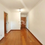 Apartamento com 1 dormitório, sol da manhã, possui elevador