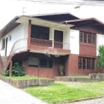 Casa de 2 pavimentos com 3 dormitórios no Bairro Colina Sorriso em Caxias do Sul.