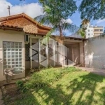 Casa á venda com 4 dormitórios e 5 vagas, próximo ao Shopping Iguatemi - Porto Alegre/RS