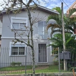 Casa de 3 dormitórios à venda no Bairro Passo da Areia em Porto Alegre/RS