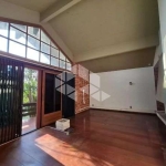 Casa com 3 quartos e 323m² à venda no Menino Deus, Porto Alegre.