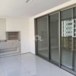 Apartamento com 3 dormitórios, sendo 3 suítes, 2 vagas de garagem no Centro de Florianópolis/SC.