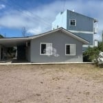 CASA COM TERRENO AMPLO PRÓXIMO ÀS PRAIAS DA PONTA DO PAPAGAIO E PINHEIRA