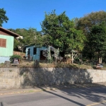 Amplo terreno de esquina, com fácil acesso ao centro de Garibaldi