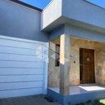 Casa com três dormitórios, bairro Vila Jardim Alegre - Cachoeirinha