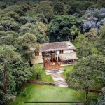 casa de Montanha à venda em Atibaia vaga para 6 carros e com cachoeira natural