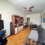 Apartamento 2 dormitórios, reformado, no bairro Navegantes, em Porto Alegre. Aceita financiamento e FGTS.