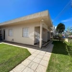 Casa com 4 dormitórios/quartos em Coqueiros - Florianópolis/SC.