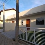 Casa 2 dormitórios com 54m2  vaga e pátio  nos Ingleses.