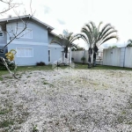 Casa em Tijucas, com amplo terreno, com dois dormitórios sendo 1 suíte