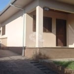 CASA COM TRÊS DORMÍTÓRIOS