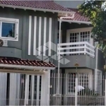 Casa com 3 Quartos e 2 banheiros à Venda