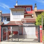 Casa 03 dormitórios, 2 vaga, na Hípica em Poa