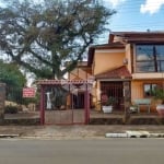 Casa 4 dormitórios, 1 suíte, 3 vagas