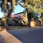 Casa com 363m² , 3 garagens , Menino Deus