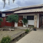 Casa 3 dormitórios, 1 suíte, 4 vagas, bairro Lami