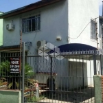 Casa 4 dormitórios, 01 banheiro, 2 suítes, garagem p/ 3 veículos, 500m PUC.