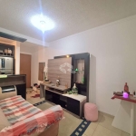 Apartamento de 2 dormitórios, semimobiliado e com 1 vaga de garagem, elevador e piscina. Bairro Operário em Novo Hamburgo. Aceita Financiamento e FGTS