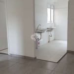 Apartamento Térreo,desocupado, 2 quartos, vaga e condomínio com infraestrutura.