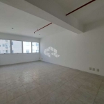 Sala comercial no Partenon em andar alto com uma vaga escriturada, 34 m².