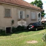 casa de esquina em frente a escola Marista