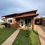 CASA EXCLUSIVA COM 3 DORMITÓRIOS E PISCINA.