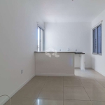 REFORMADO Apartamento de 01 dormitório/quarto . Elevador no Prédio. Av. São Pedro