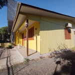 Casa mista com 3 dormitórios/Quartos sendo um suíte e 4 vagas no bairro Sarandi - POA/RS