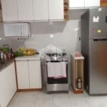 Apartamento, Bairro Medianeira, 3 dormitórios, sala de estar com sacada, cozinha, area de serviço, 1 banheiro, 1 vaga.