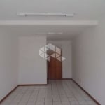 Conjunto com 6 salas individuais com 177 m2, bairro JD. Itú em Porto Alegre.