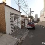 Casa na Mooca com  3 dormitórios e 2 vagas de garagem.