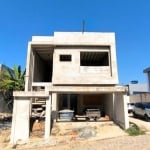 EXCELENTE CASA DUPLEX CONTEMPORÂNEA EM FASE AVANÇADA DE CONSTRUÇÃO