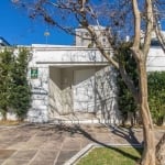 Casa para venda  no Bairro Três Figueiras em Porto Alegre