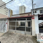 BELO SOBRADO COM 140m2 - 2 VAGAS DE GARAGEM -