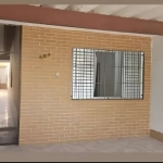 Linda Casa à venda em Praia Grande-SP, bairro Caiçara: 2 quartos, 1 sala, 2 banheiros, 2 vagas de garagem, 70 m².