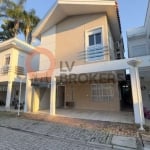 Luxuosa casa em condomínio na Vila Oliveira - Mogi das Cruzes-SP: 4 quartos, 2 suítes, 2 salas, 3 banheiros, 2 vagas, 180m². Venda ou locação!