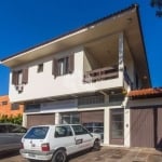 Casa 3 dormitórios no bairro Vila Ipiranga em Porto Alegre !