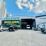 Distrito Industrial, galpão comercial, com 980m², segurança 24 hrs, amplo estacionamento. Venha conf