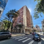Apartamento com charme e história no coração gastronômico de Curitiba