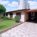 Linda casa de fundos com 4 Quartos sendo uma suíte com Hidromassagem - Bairro Silveira da Motta