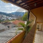 Linda Casa Bairro Quisisana com Área Gourmet e Terreno Grande