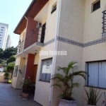 Casa Triplex com 3 Quartos e 2 banheiros à Venda, 200 m²- Saude