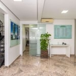 Sala comercial duplex de 350m² com terraço privativo no miolo do Itaim Bibi