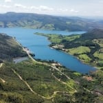 Fazenda de 400.000m² com Nascentes e Vista para a Represa em Capitólio – Ideal para Turismo ou Pecuária