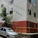 Econômico apartamento 2/4, térreo, Condomínio Canto do Paraíso Azul