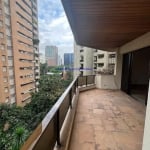 Apartamento 200m², 03 dormitórios, 04 banheiros e 03 vagas de garagem.  Portaria com Segurança, Portaria, piscina, academia, salão de festas e sauna.