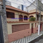 Casa 220m², 03 dormitórios, 03 banheiros e 02 vagas na garagem.  Excelente localização  entre as Avenidas Lacerda Franco, Lins de Vasconcelos