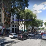 Loja 285m², 02 banheiros.  Excelente localização á 2 minutos andando para a estação do metrô República; Entre as Ruas Sete de Abril, 24 de maio